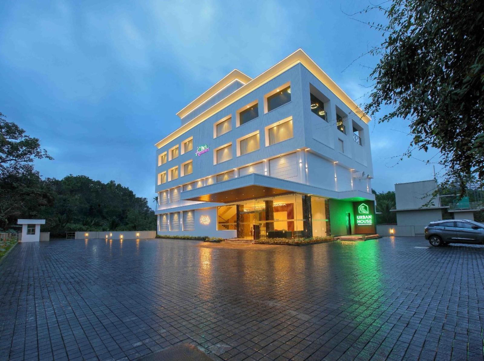Park Residency Ayarkunnam Hotel Pullappalli Eksteriør billede